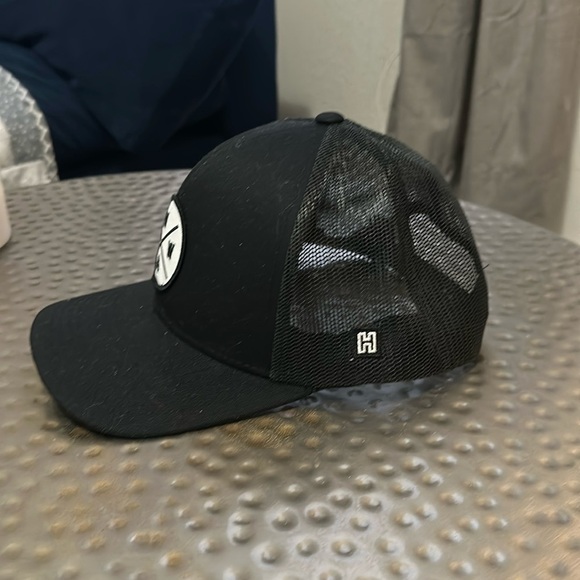 PNW black and white hat NWOT - Picture 3 of 5